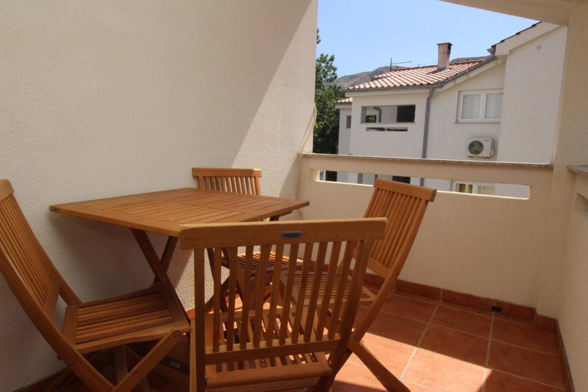 Apartments Knezevic Baška Eksteriør bilde